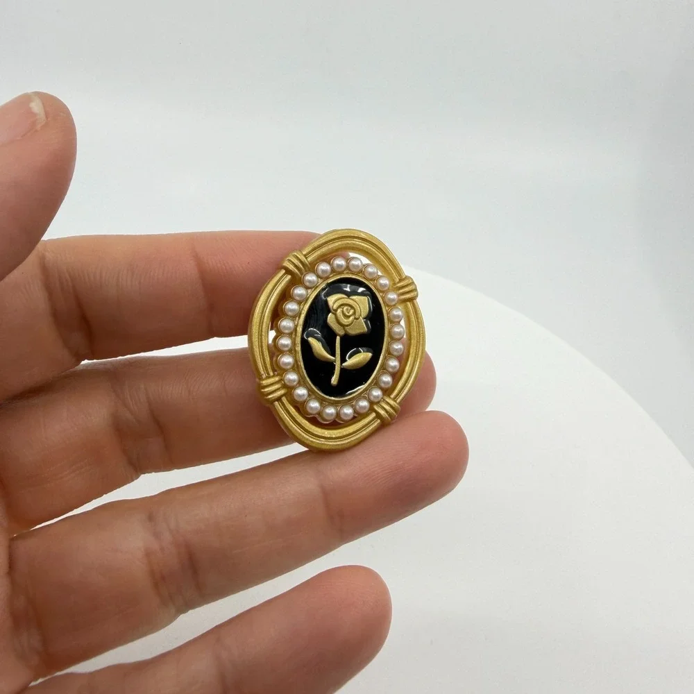 Gold Tone Rose Cameo Brooch Faux Pearl Border Statement Pin Romantic Accessory